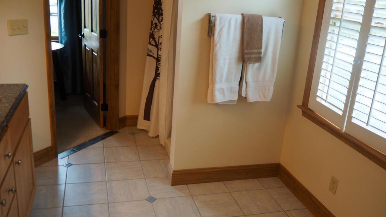 Bedford Landings Bed & Breakfast Moneta Ngoại thất bức ảnh